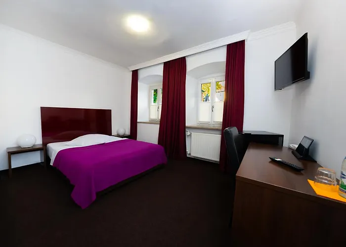 Bergbauer Mit Late-self-check-in Hotell