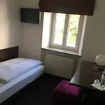 Otel Bergbauer Mit Late-self-check-in Neuburg an Der Donau