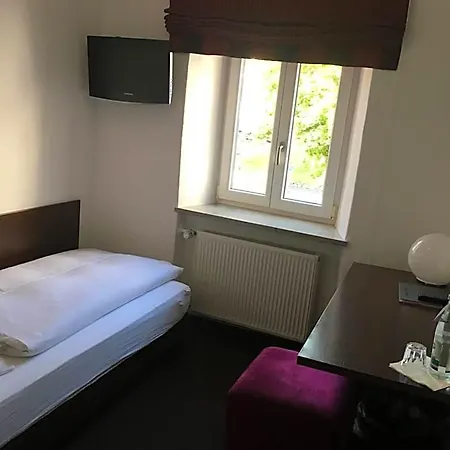 Bergbauer Mit Late-self-check-in Ξενοδοχείο Neuburg an Der Donau